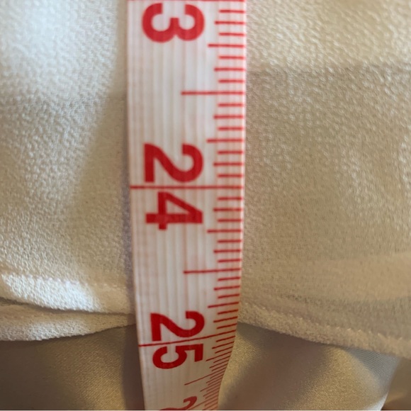 MARLED. White blouse. 3/4 sheer sleeves. Tie in front. Perfect for summe… - Picture 6 of 7